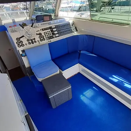 Cullati Dal Mare Deluxe-b&b On Board Botel Salerno