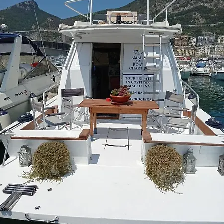 Cullati Dal Mare Deluxe-b&b On Board Salerno