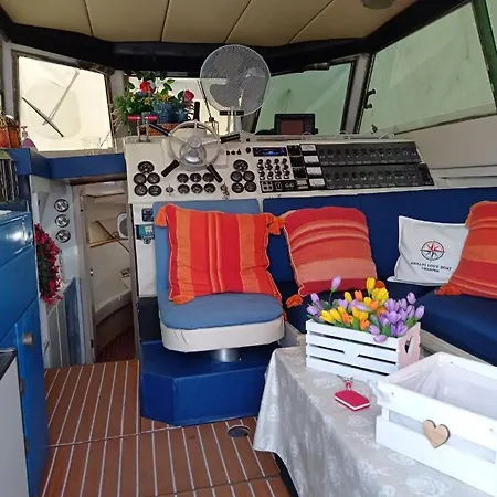 Cullati Dal Mare Deluxe-b&b On Board Salerno